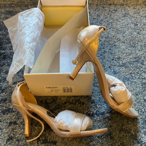 Wedding gold heels from David’s Bridal - Picture 6 of 10